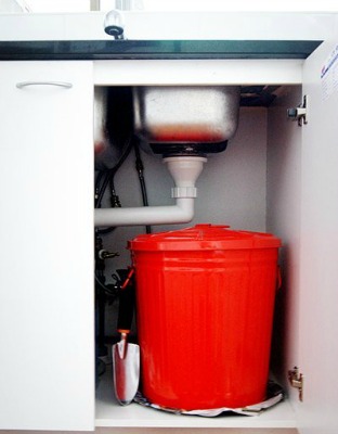 Odor-Free Indoor Compost Bin